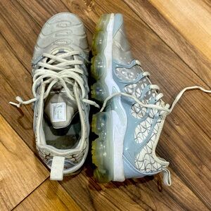 nike vapor max plus silver